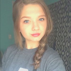 Meet your Posher, Laci